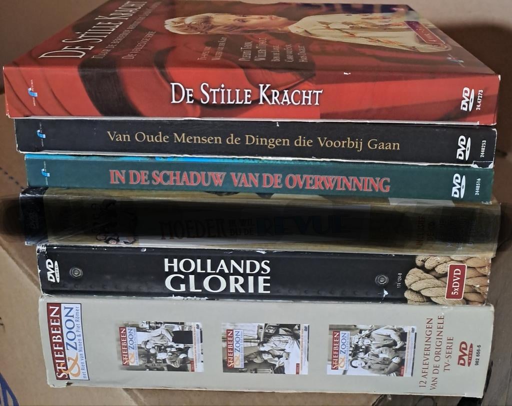 Verschillende Nederlandse dvd's. Per foto €2,00, Ophalen of Verzenden, Zo goed als nieuw, Vanaf 6 jaar, Film