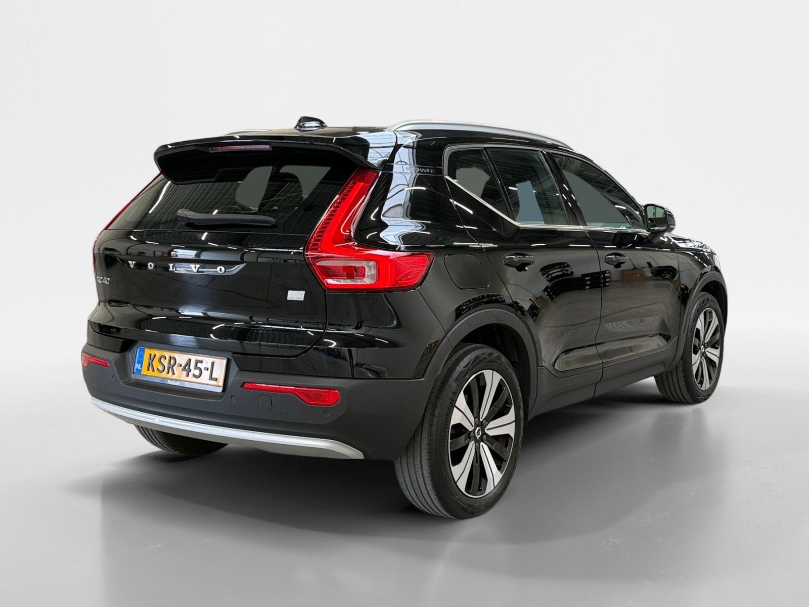 Volvo XC40 1.5 T4 Plug-in hybrid Core Bright I Elek. Achterk, Euro 6, Zwart, Bedrijf, Hybride Elektrisch/Benzine