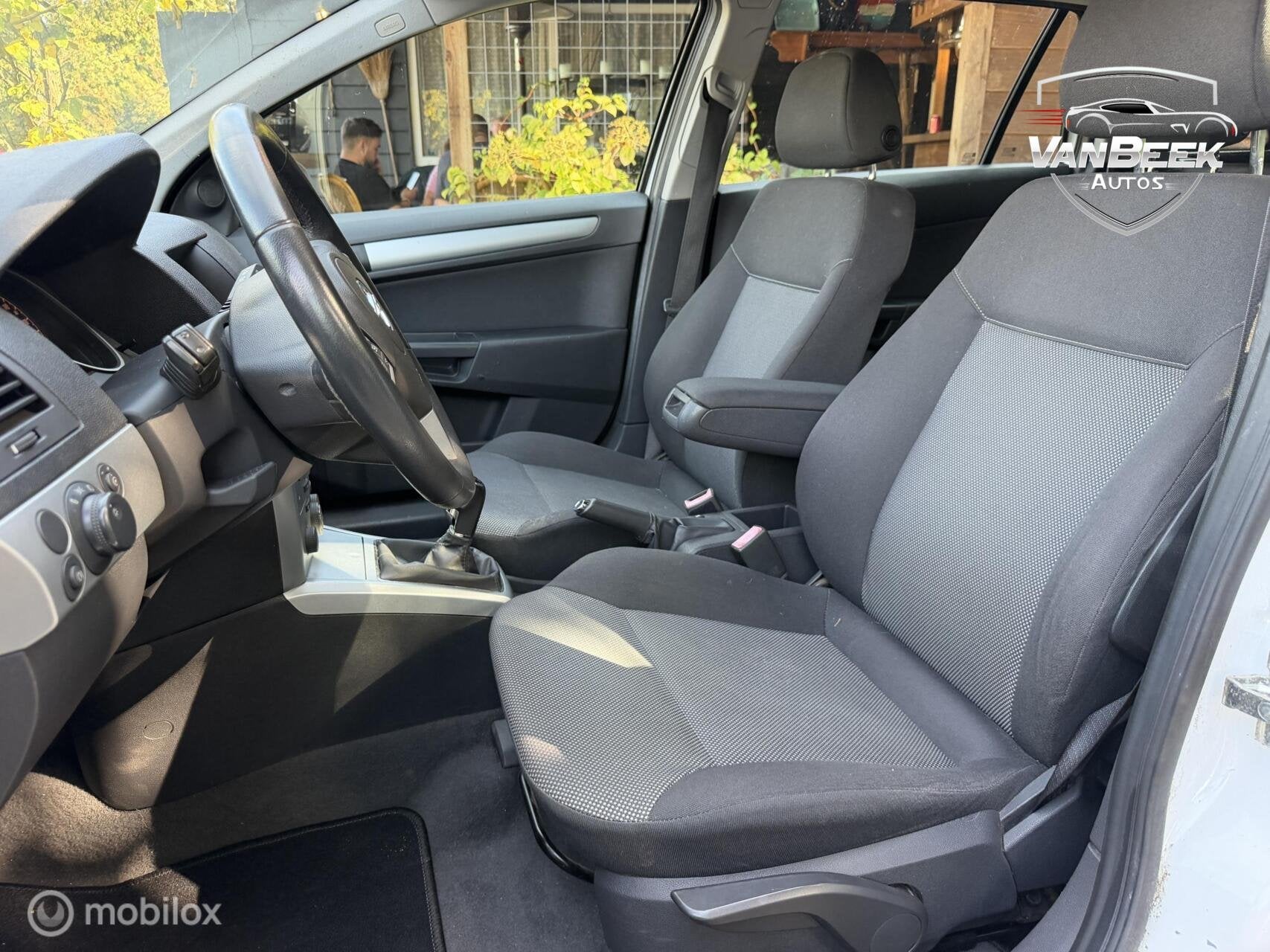 Opel Astra Wagon 1.7 CDTi Business, Auto's, Voorwielaandrijving, Gebruikt, 4 cilinders, Wit
