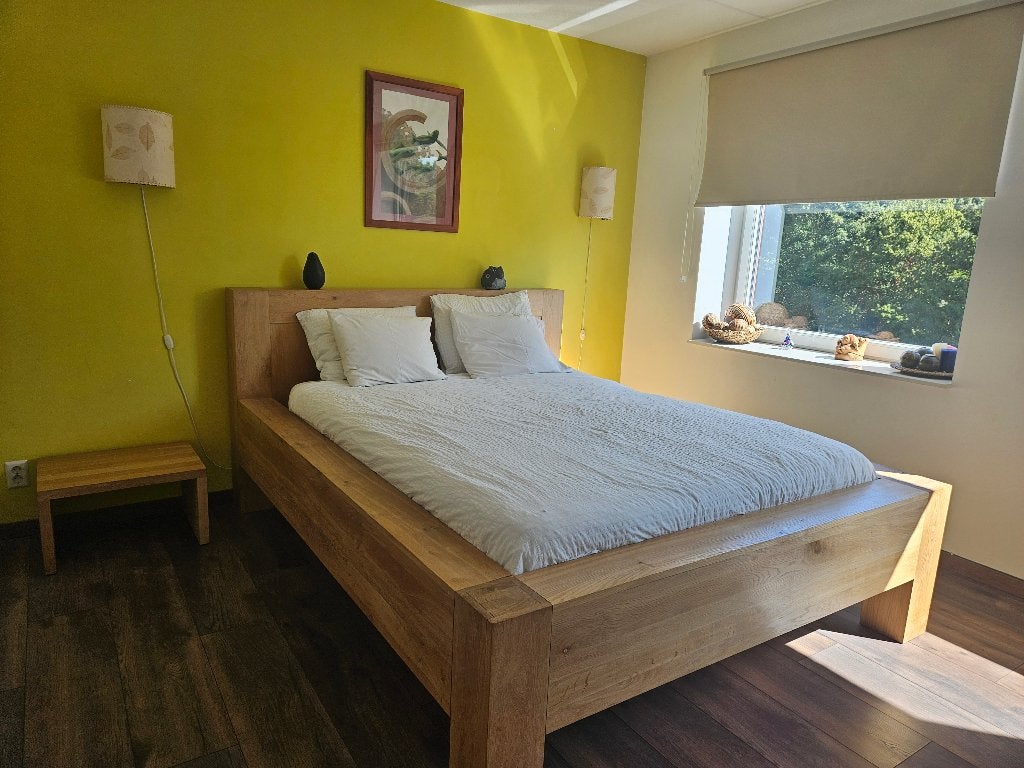Massief Eiken Bed en bijtafels, Huis en Inrichting, Slaapkamer | Bedden, Ophalen, Bruin, 210 cm, Tweepersoons