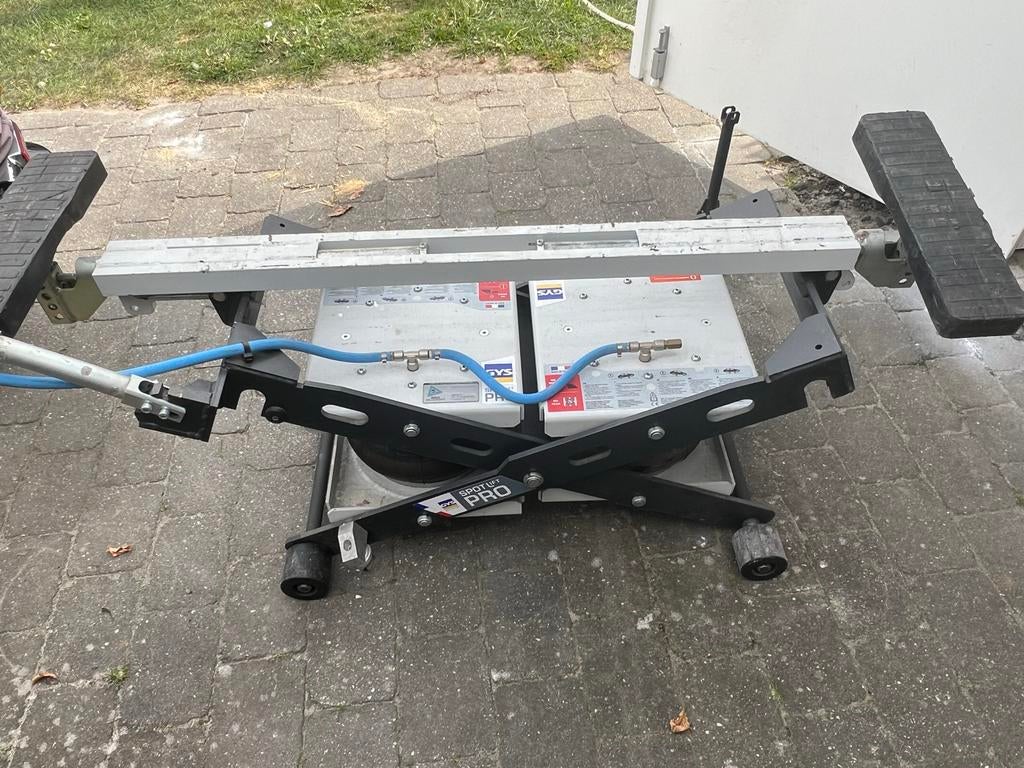 GYS Spotlift Pro – mobiele brug / autolift 2.5T, Auto diversen, Ophalen, Zo goed als nieuw