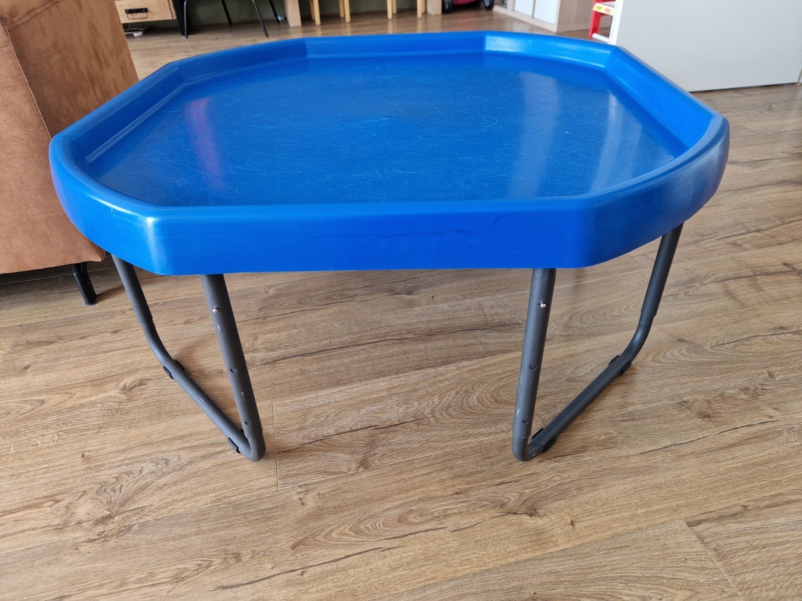 Verstelbare Tuff Tray Tafel met Blauw Blad (100x100 cm), Ophalen