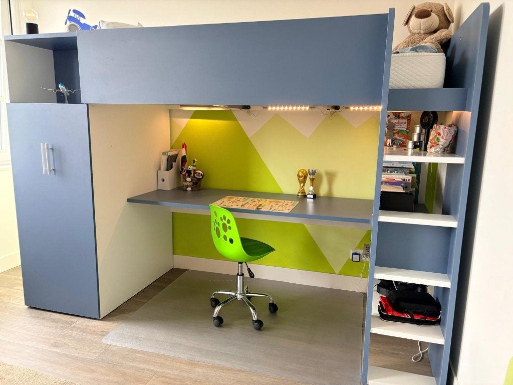 hoogslaper met bureau en kledingkast kinderen, Ophalen, Eenpersoons, 160 tot 180 cm, Zo goed als nieuw