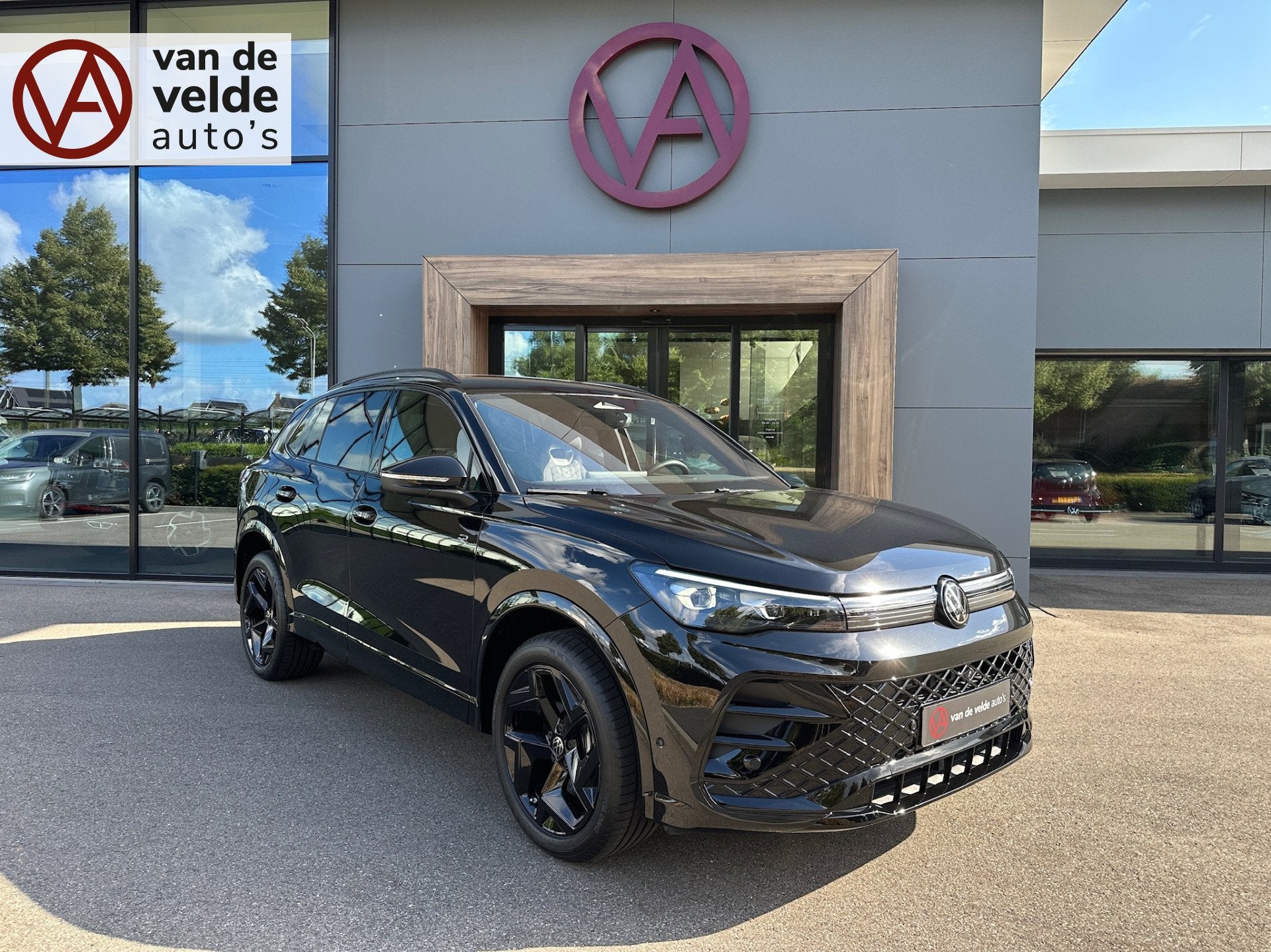 Volkswagen Tiguan 1.5 eHybrid R-Line | Black line | 360 Came, 12 maanden, Zwart, Zwart, Plug-in hybride