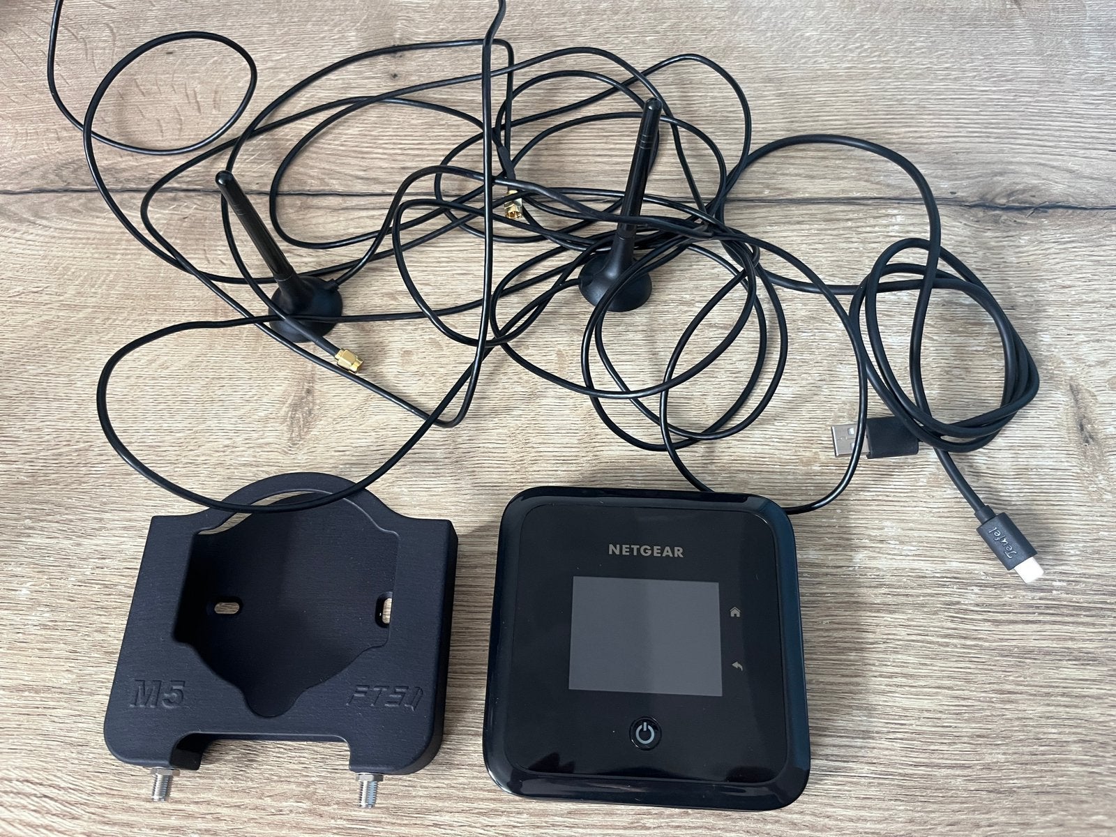 Netgear Nighthawk M5 MR 5200 5G Mobile Router, Computers en Software, Ophalen of Verzenden, Zo goed als nieuw, Router met modem