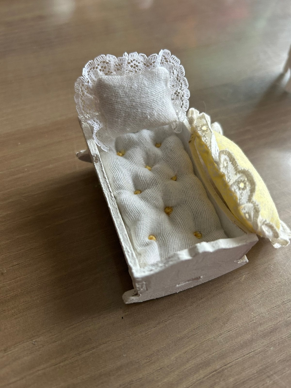 Lotje Poppenhuis spullen poppen porselein en houten meubels, Verzamelen, Ophalen of Verzenden, Zo goed als nieuw, Poppenhuis