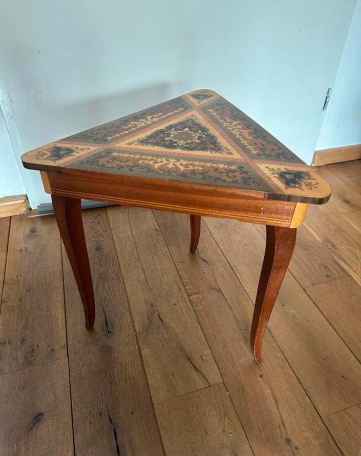 Mooi juwelen/muziekdoos tafeltje, Ophalen, 50 tot 100 cm, Zo goed als nieuw, Minder dan 50 cm