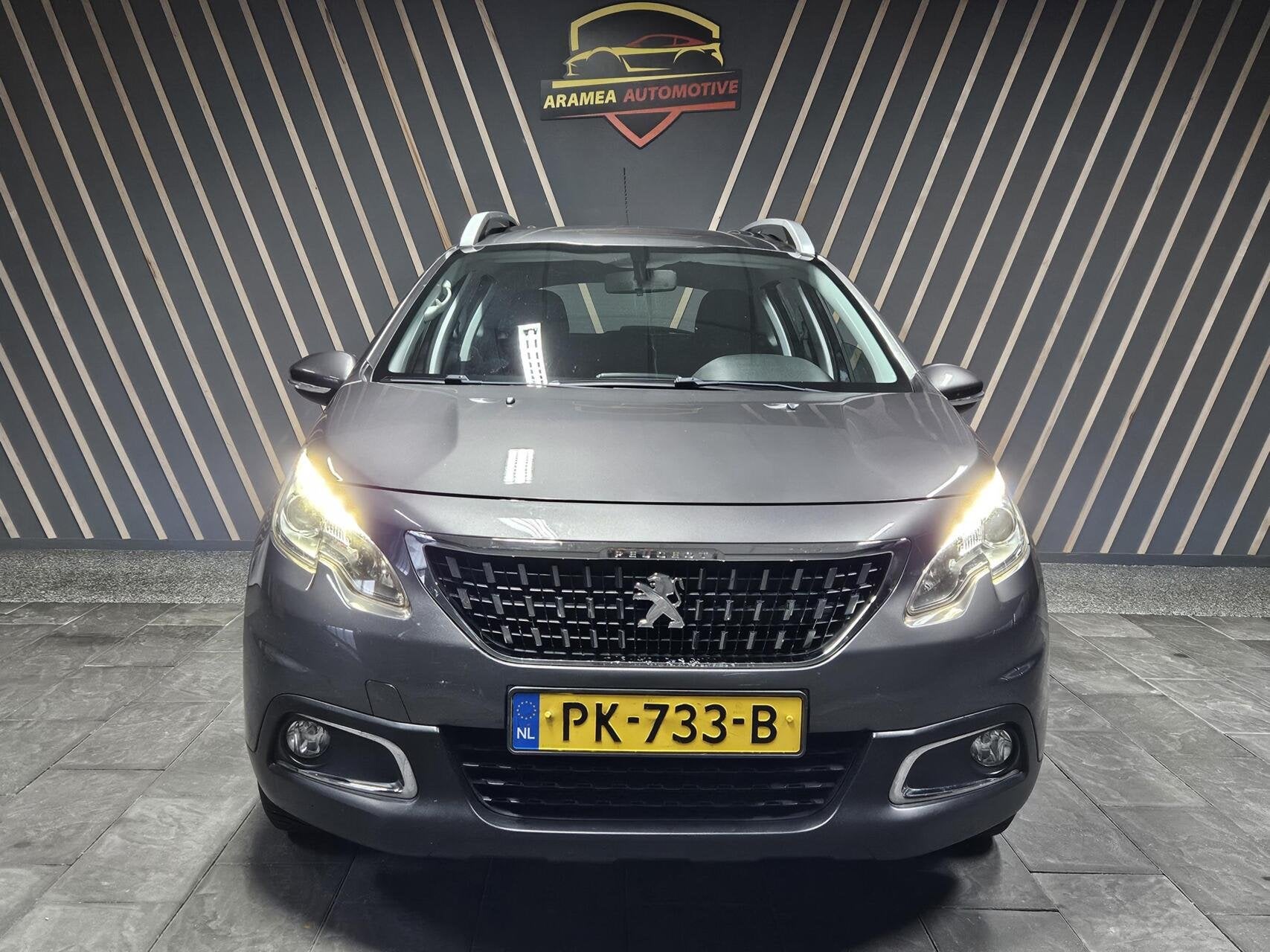 Peugeot 2008 1.2 PureTech Blue Lion|trekhaak|AUT| |NAVI|PDC|, Dealer onderhouden, Euro 6, 1199 cc, 610 kg