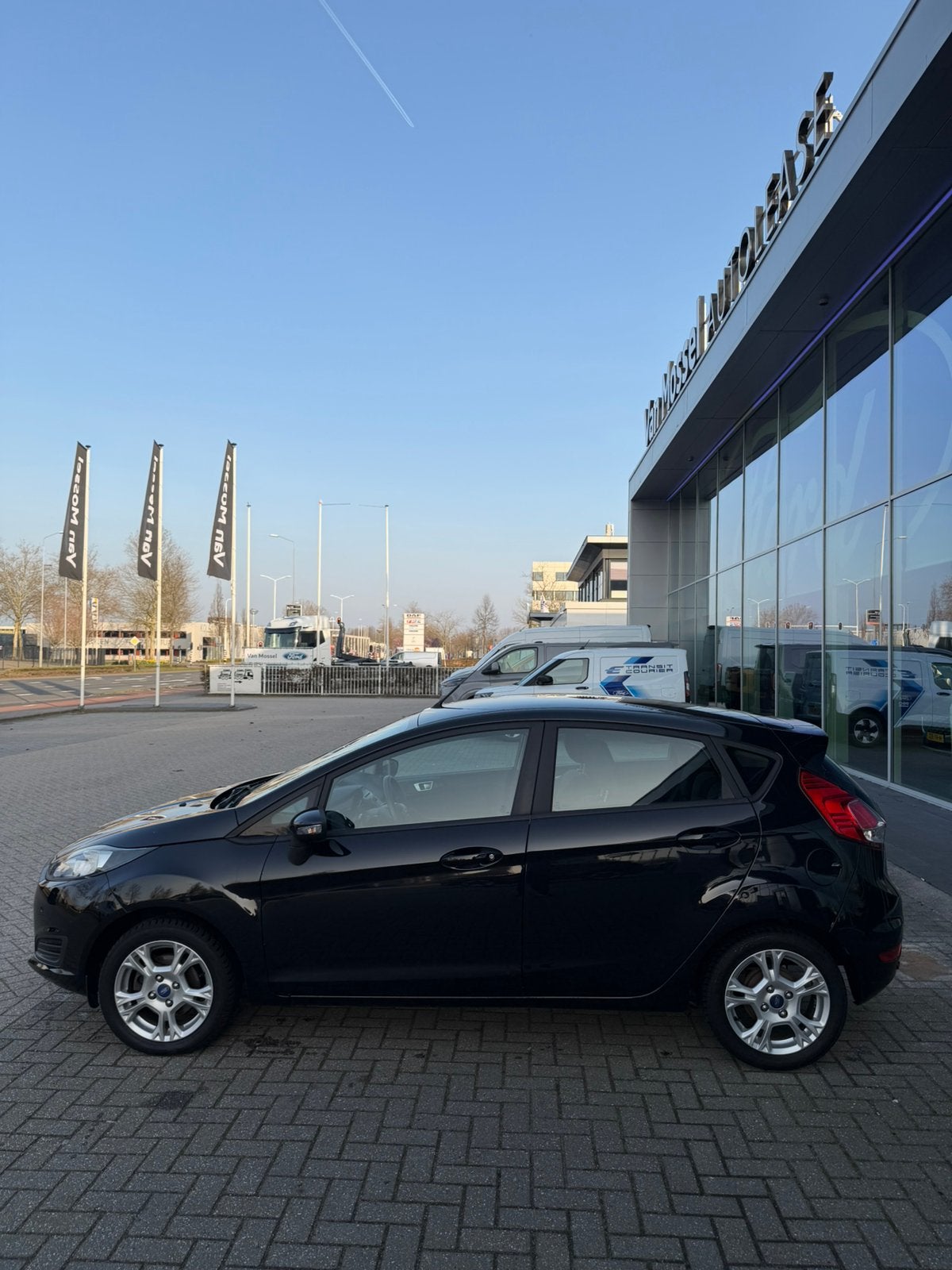 Ford Fiësta 1.0 59KW/80PK 5D 2014 Zwart, Auto's, Voorwielaandrijving, 525 kg, Zwart, Handgeschakeld