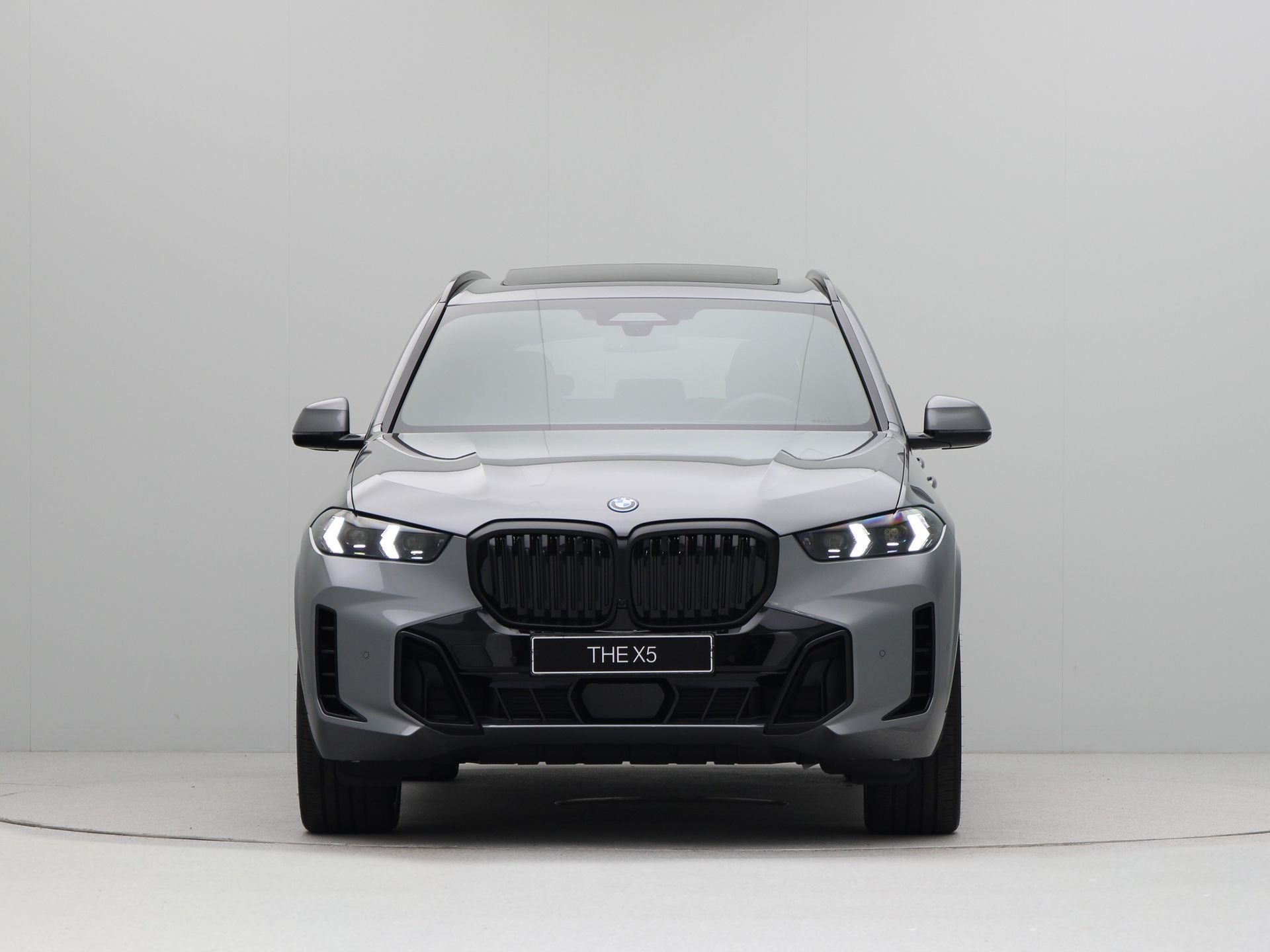 BMW X5 xDrive50e M Performance parts (bj 2026, automaat), Auto's, Automaat, 2395 kg, Overige brandstoffen, Leder