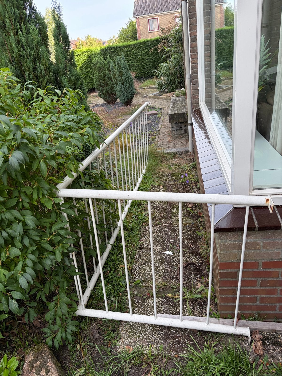 Wit spijlenhekwerk 2,80 x 1,03 meter, Ophalen of Verzenden, Gebruikt, IJzer, Spijlenhekwerk