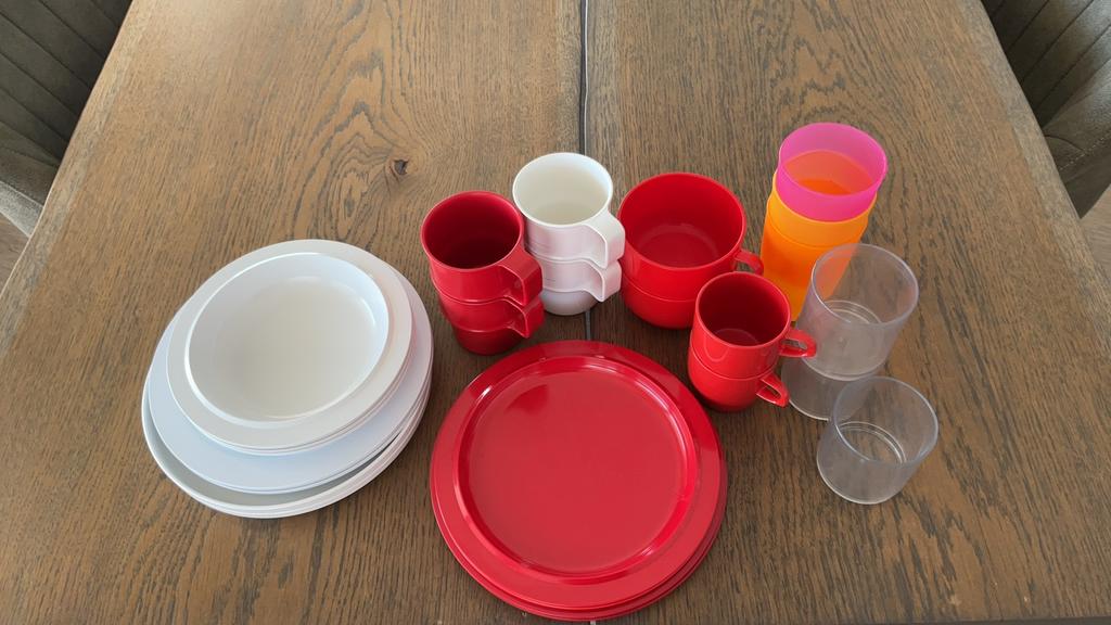 Camping sevice van Mepal en ander hard plastic, Caravans en Kamperen, Ophalen, Zo goed als nieuw