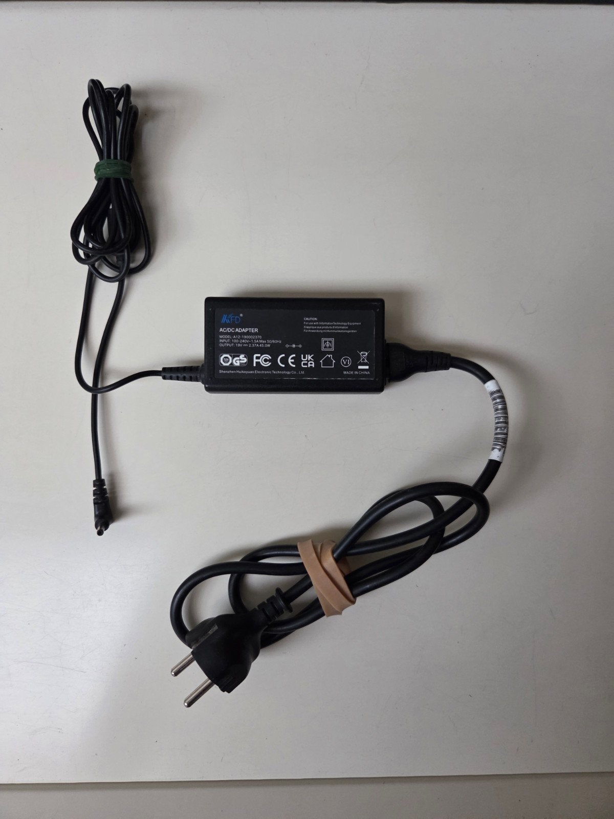 KFD laptop adapter, Ophalen of Verzenden, Zo goed als nieuw, KFD