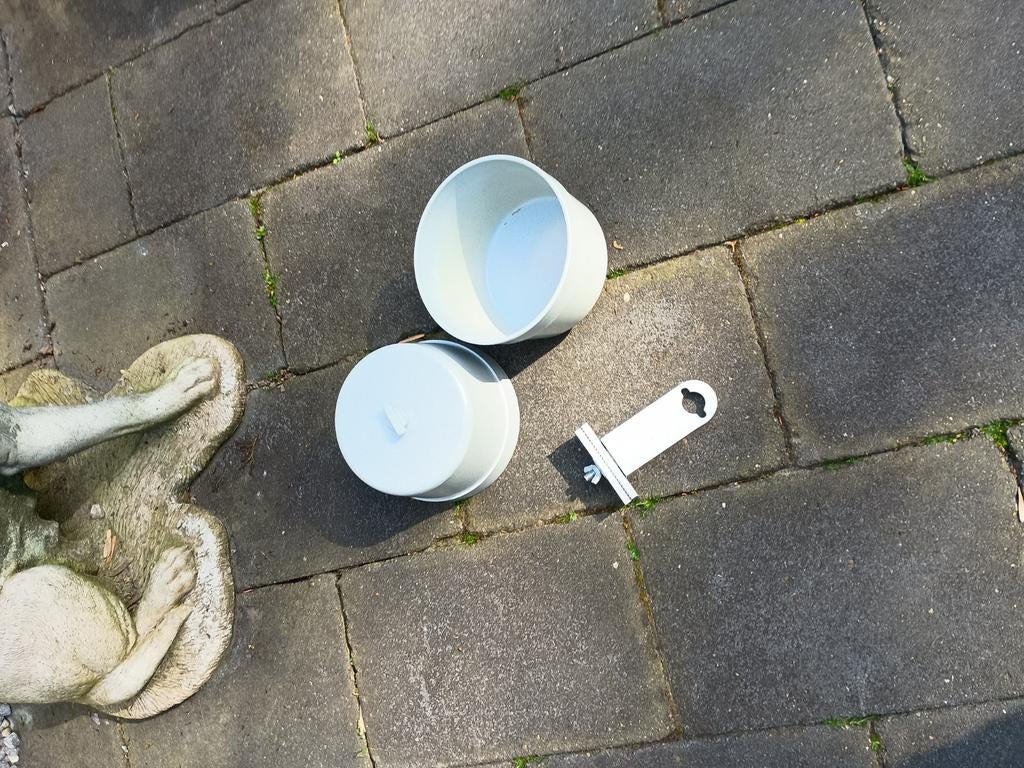Voer of drinkers bak voor bench, Ophalen