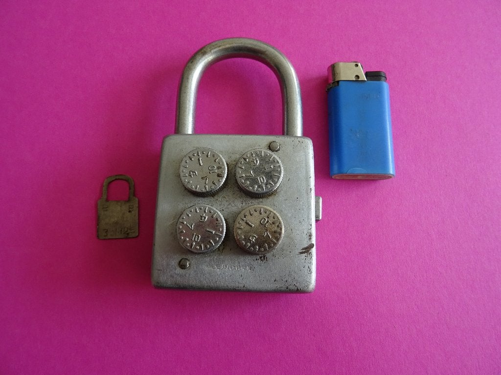 GROOT OUD CIJFER CODE SLOT HANGSLOT SLOTEN SLEUTELS SLEUTEL, Antiek en Kunst, Ophalen of Verzenden