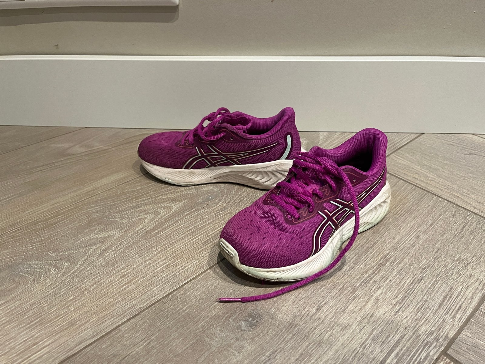 Asics hardloopschoenen maat 33,5 - paars, Overige kleuren, Sportschoenen, Ophalen of Verzenden, Gedragen