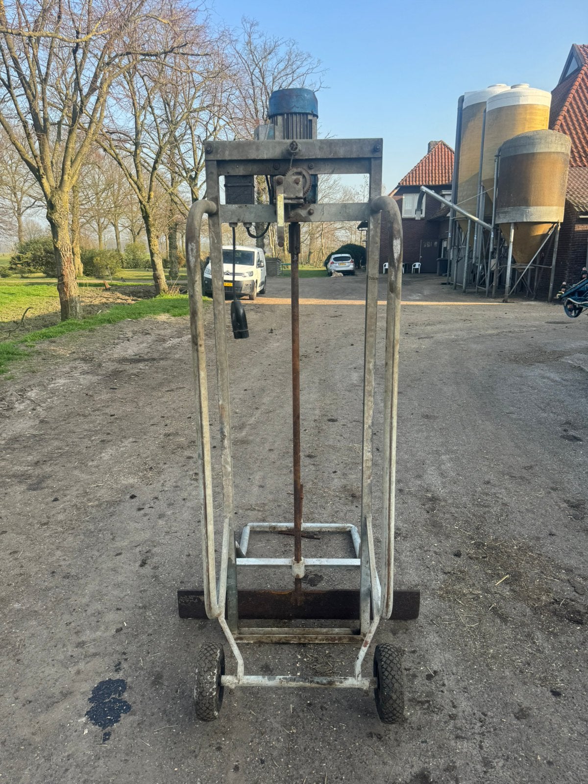 Roostermixer, Dieren en Toebehoren