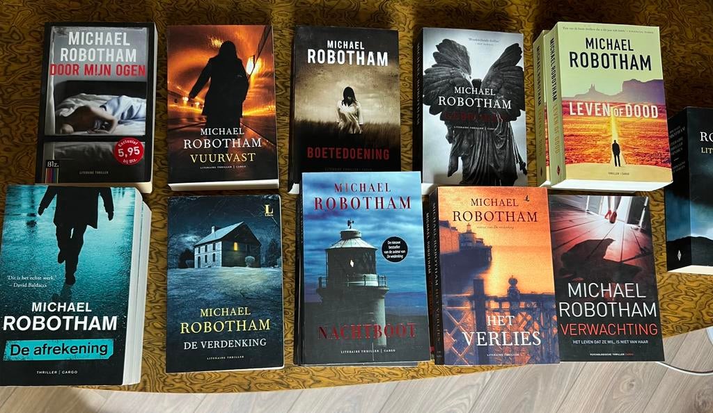 t.k.16x Michael Robotham thriller €10 per 5 titels, Boeken, Ophalen, Zo goed als nieuw