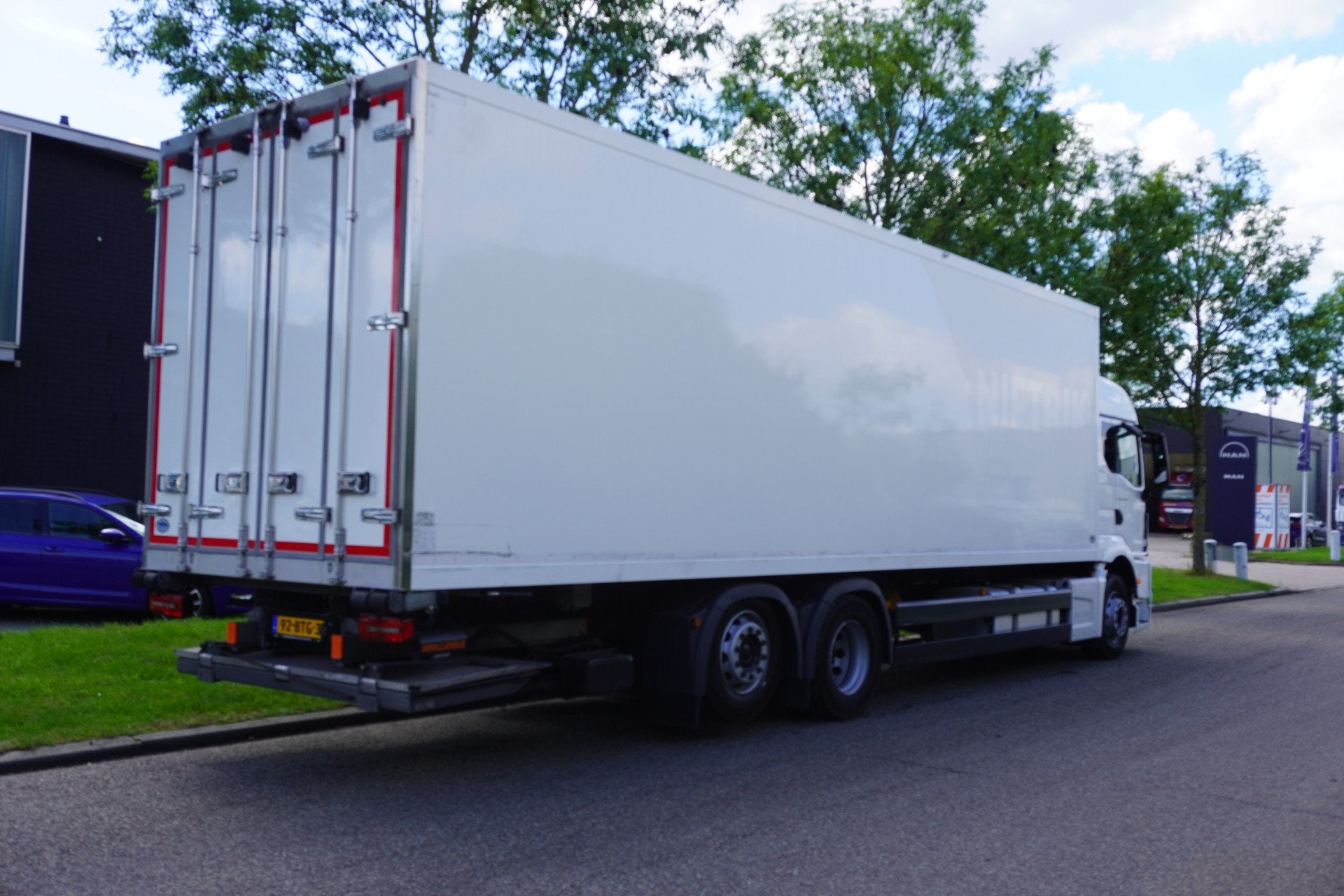 MAN TGS 26.360 6x2-4 TM Koelwagen Bakwagen Carrier Bloemenbr, Automaat, Stof, Zwart, MAN