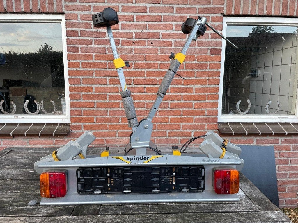 Spinder Falcon kantelbare fietsendrager., Auto diversen, Fietsendragers, Ophalen, 2 fietsen, Gebruikt, Trekhaakdrager