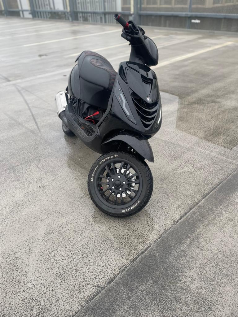 Zip 125cc brom, Ophalen, Zo goed als nieuw, Tweetakt, Zip