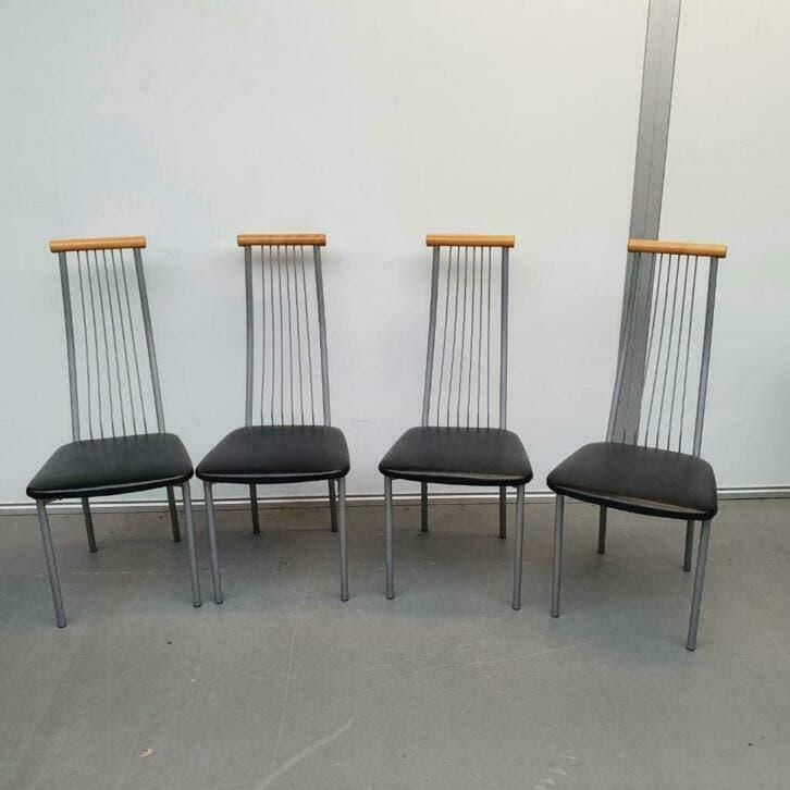 4 x Eetkamerstoelen - met nieuwe zwarte skai