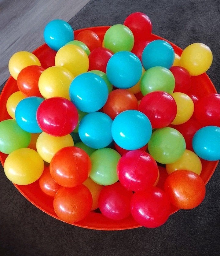 +- 195 Gekleurde ballenbak ballen   nr 2, Ophalen of Verzenden, Zo goed als nieuw, Jongen of Meisje