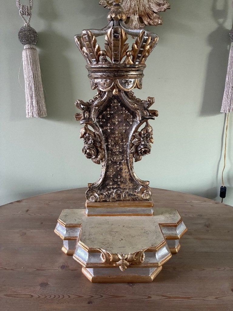Antiek altaar met kroon, Antiek en Kunst, Ophalen of Verzenden