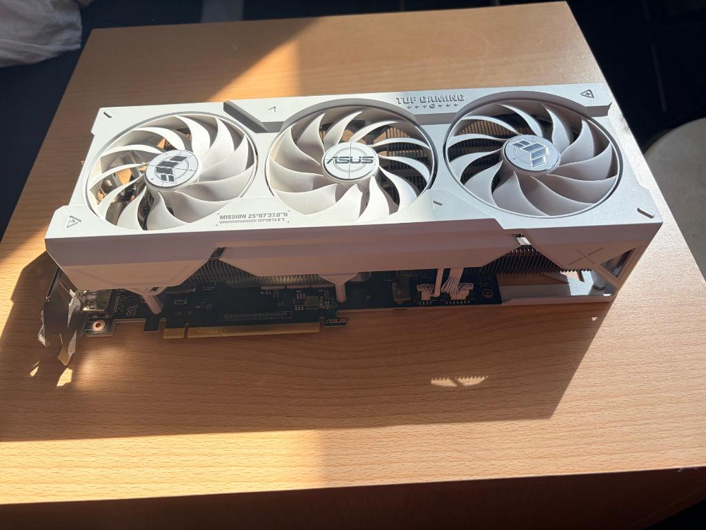 ASUS TUF Gaming GeForce RTX 4070 Ti White OC Edition 12GB, Computers en Software, Videokaarten, Gebruikt, GDDR6, PCI-Express 4