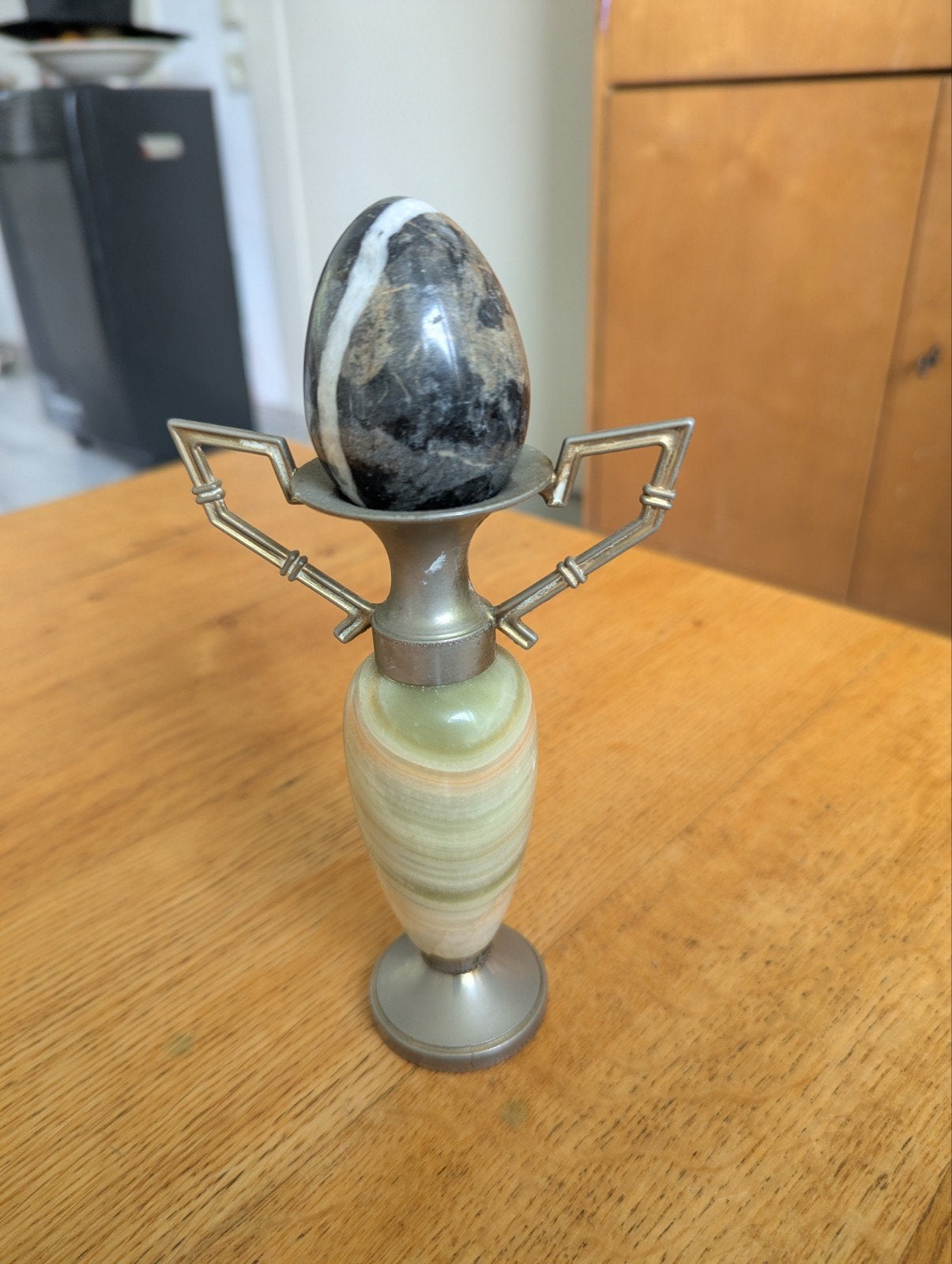Decoratieve Onyx en Marmeren Ei op Voetstuk, Ophalen of Verzenden