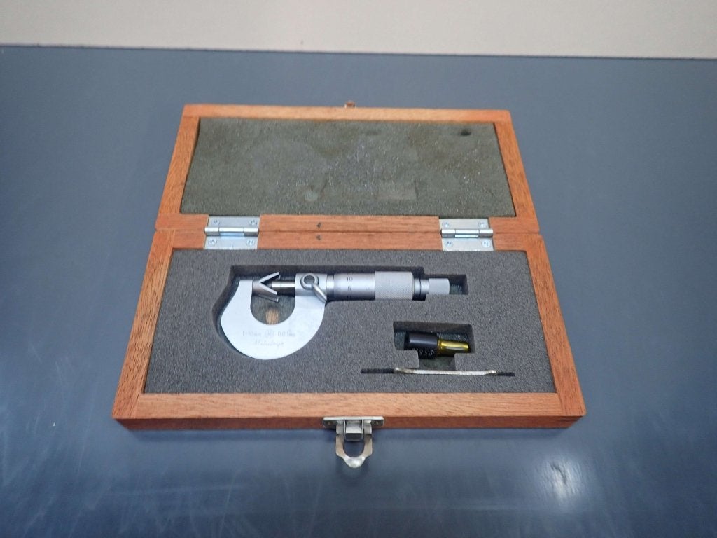 V-aambeeld Schroefmaat / micrometer 1-10mm Mitutoyo 114-101, 20-1, Sakado 1-Chome, Takatsu-ku, Kawasaki-shi, Kanagawa 213-8533, Japan