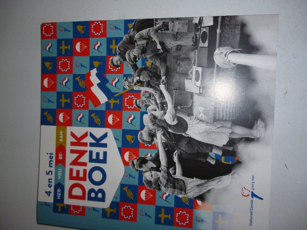 4 en 5 mei denkboek, Ophalen of Verzenden, Gelezen