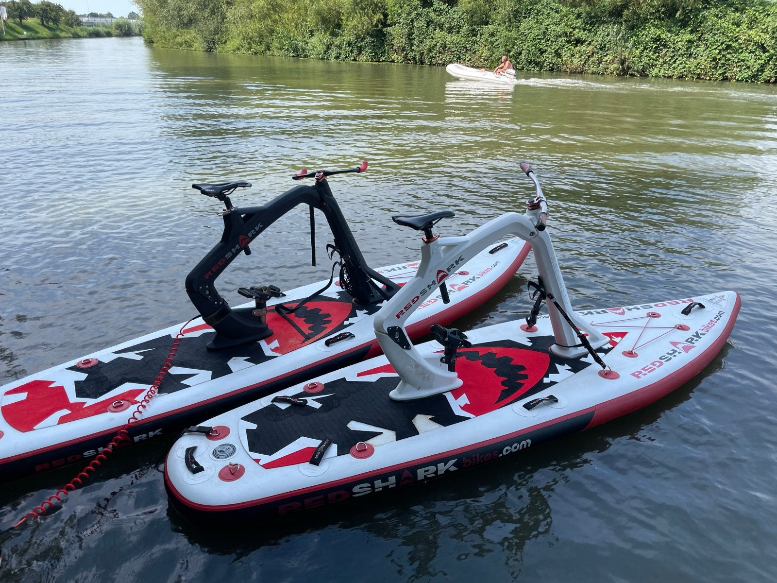 Red Shark Bikes Waterfietsen - Set van 2, Watersport en Boten, Ophalen, Zo goed als nieuw