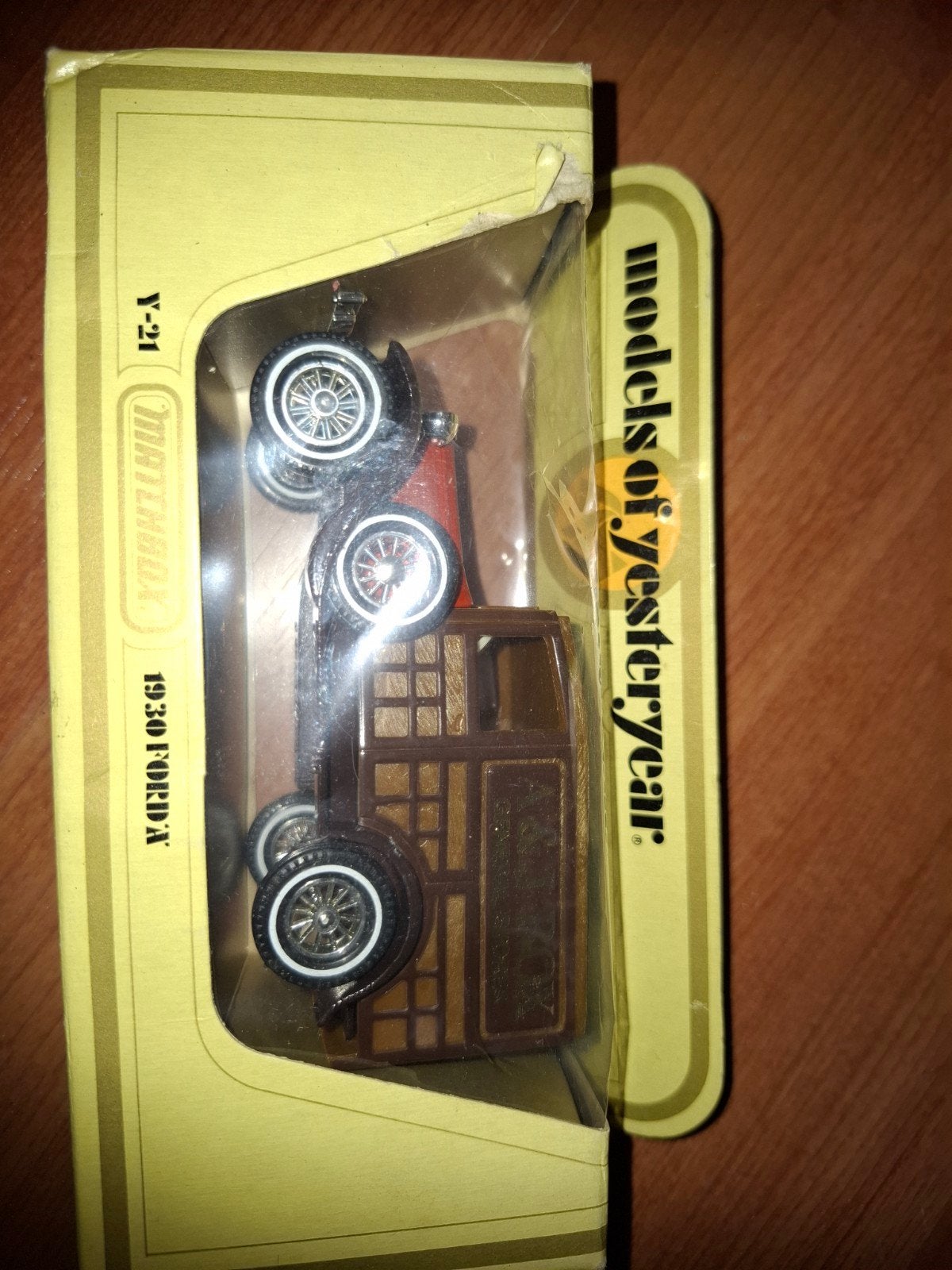 models of yesteryear 
y21 1930 ford a A&J box general stores, Ophalen, Auto, Matchbox