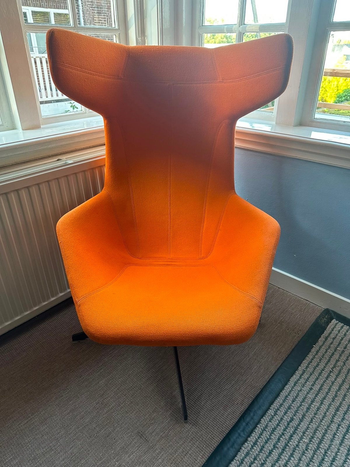 Moroso Take a Line for a Walk en bijpassende poef., Huis en Inrichting, Fauteuils, Ophalen, Zo goed als nieuw, Leer, Designen modern