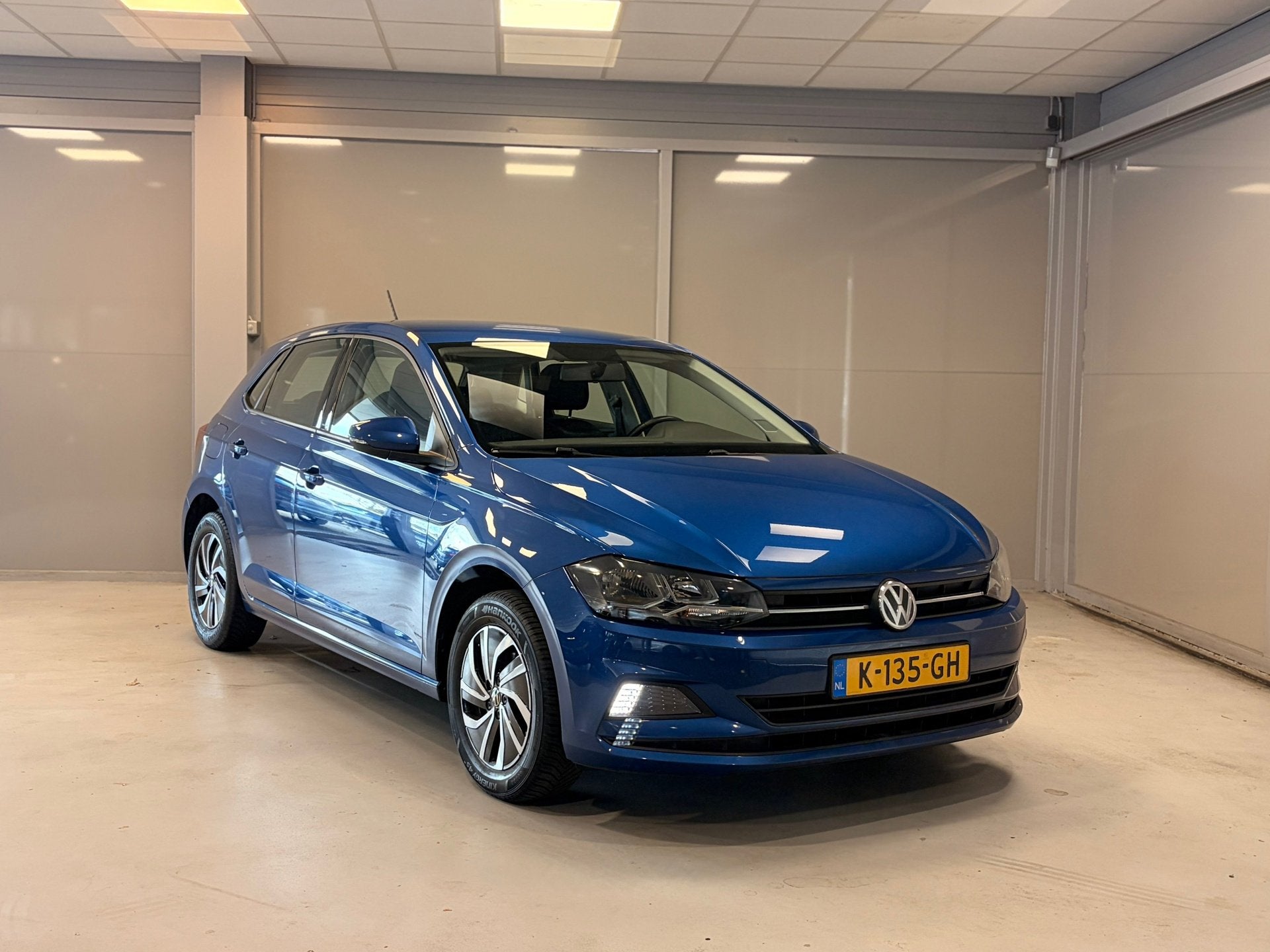 Volkswagen Polo 1.0 TSI Comfortline | NAVI | CRUISE | CAR PL, Auto's, Voorwielaandrijving, Dealer onderhouden, Stof, Gebruikt