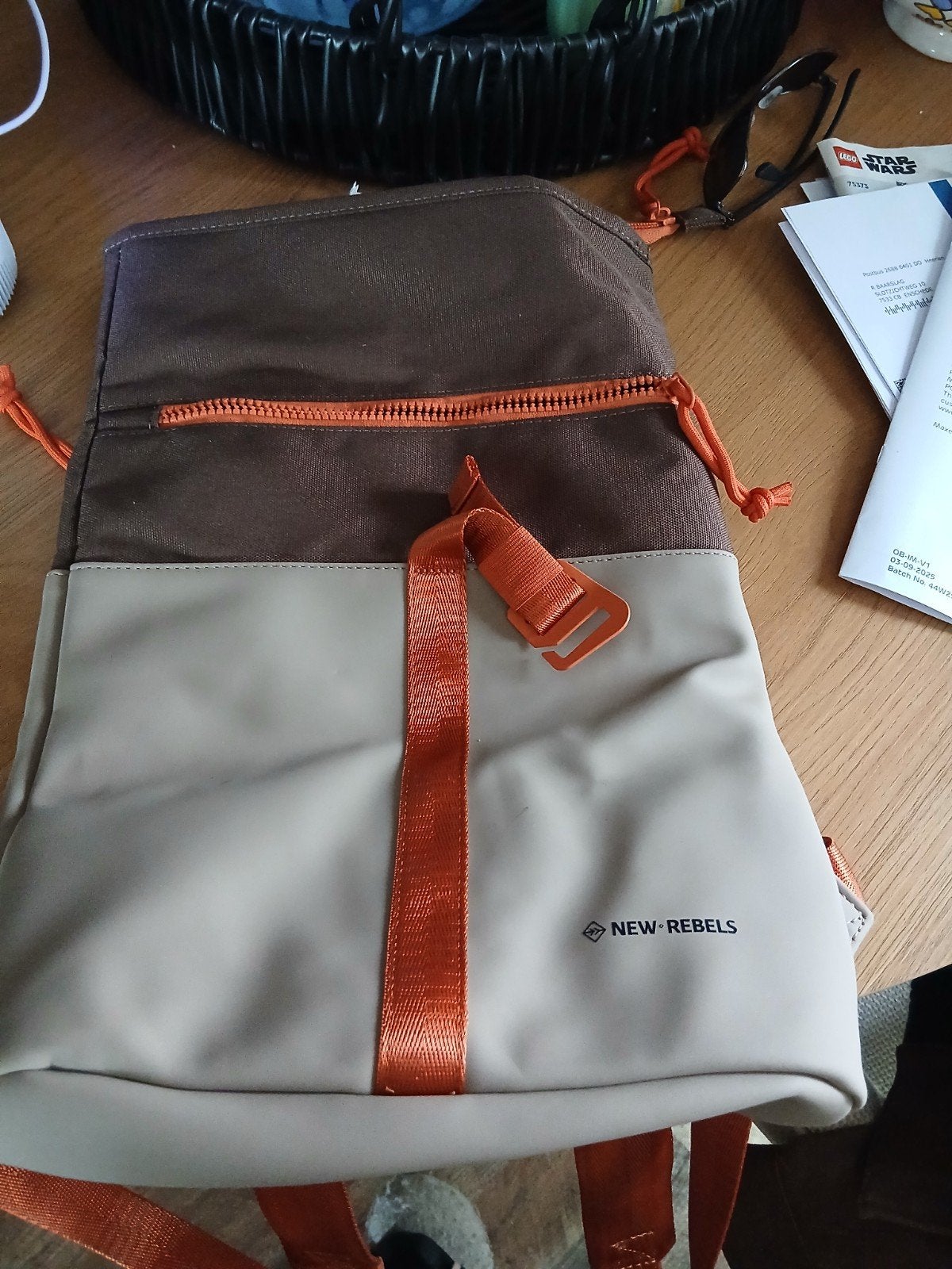Rugtas new rebels, Sieraden, Tassen en Uiterlijk, Tassen | Rugtassen, Ophalen, Gebruikt, Overige merken, 30 tot 45 cm