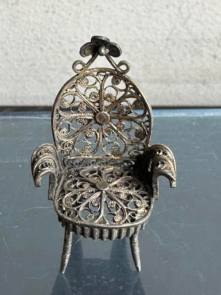 Miniatuur Aziatisch Zilver of verzilverd Stoeltje Filigrain, Antiek en Kunst, Ophalen of Verzenden