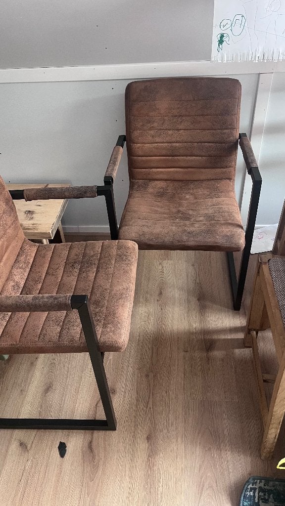 Eetkamerstoel bruin/camel, Huis en Inrichting, Stoelen, Ophalen, Gebruikt, Twee, Leer