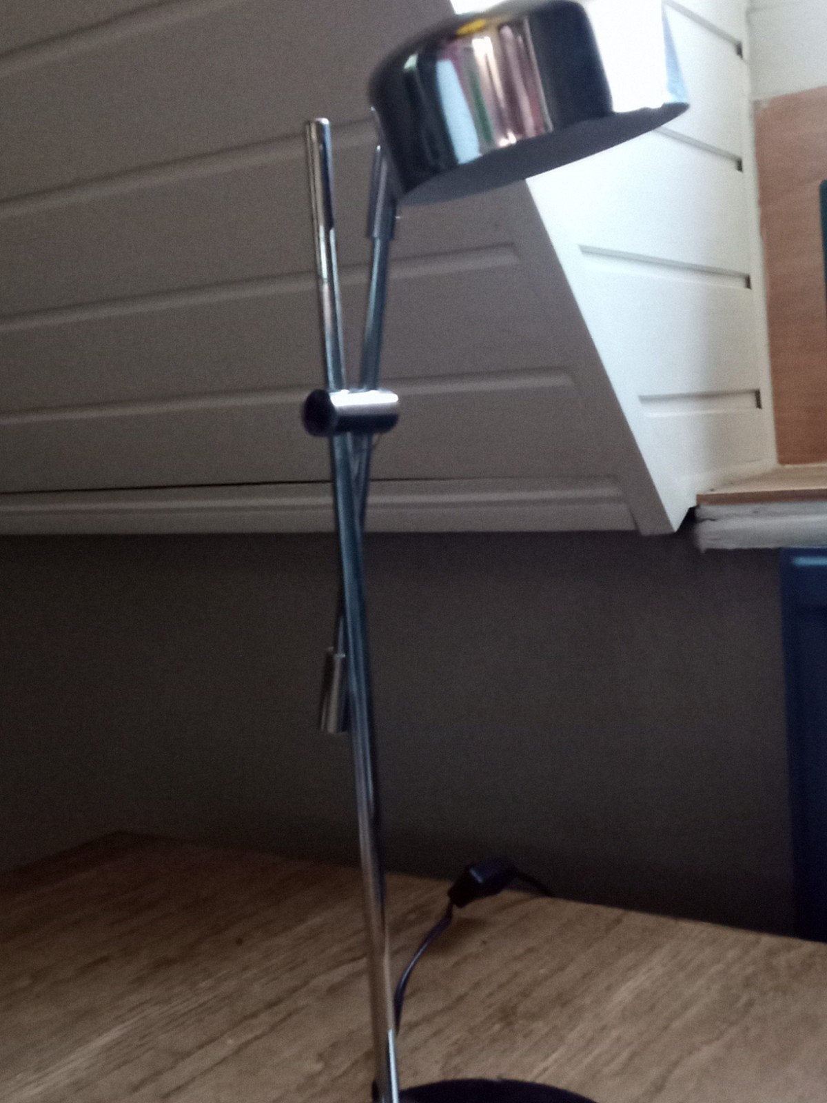 Verstelbare tafellamp met metalen kap, Bureaulamp, Zo goed als nieuw, Metaal, Met schakelaar
