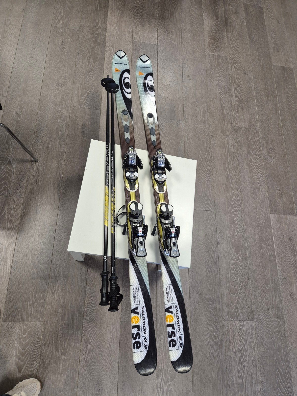 Salomon Verse Carve Ski's met tas en skistokken, 140 tot 160 cm, Gebruikt, Carve, Skiën