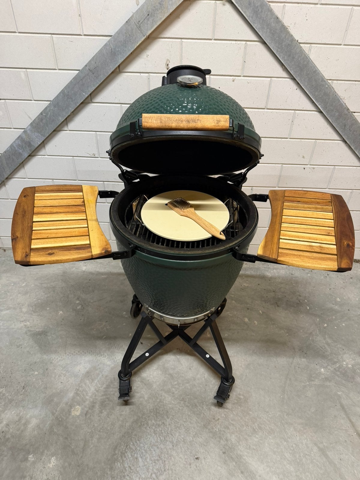 Big Green Egg Large – acaciahouten zijtafels & accessoires, Tuin en Terras, Ophalen, Zo goed als nieuw, Met accessoires