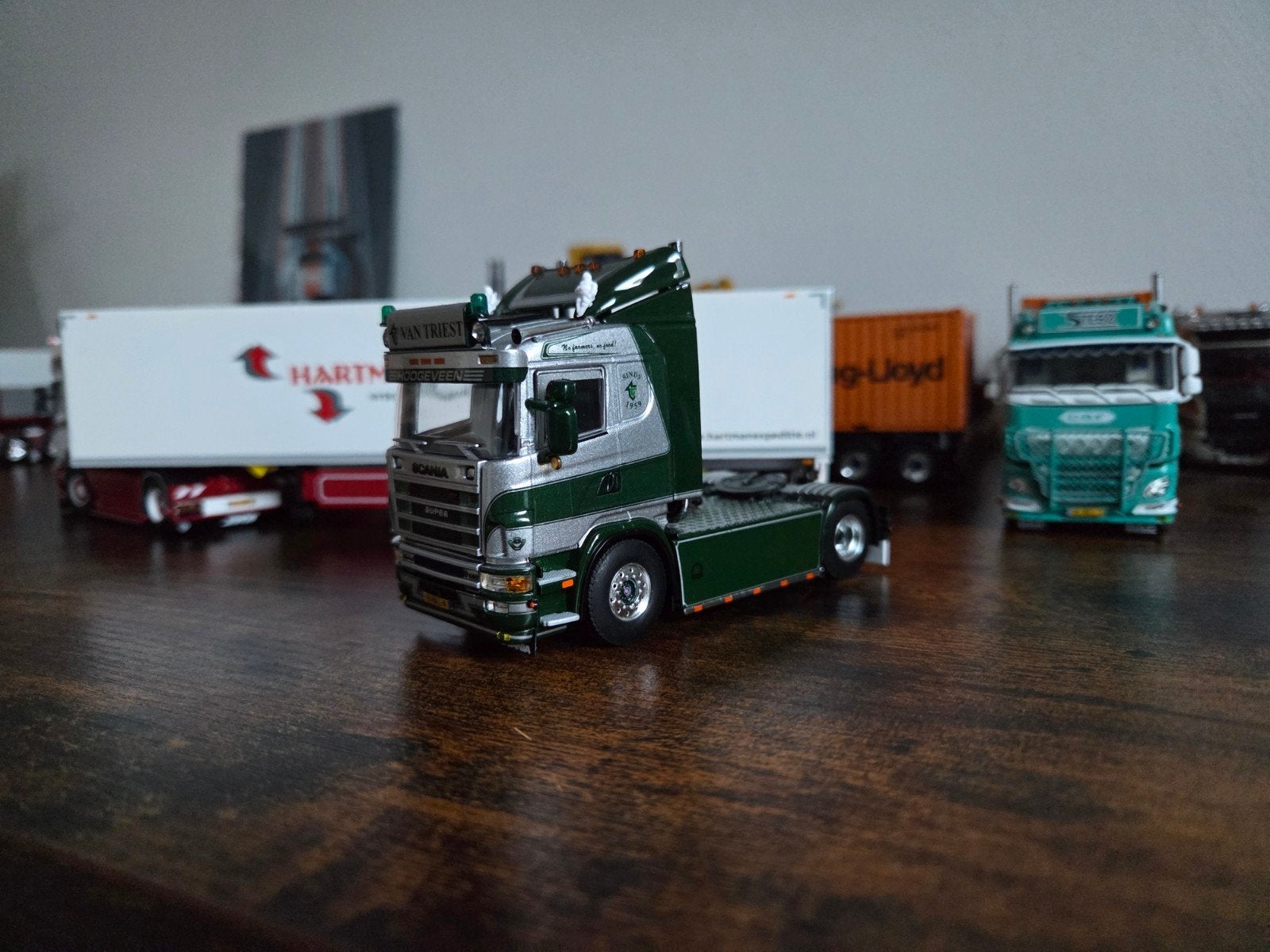 Scania R-serie modelvrachtwagen Van Triest, Hobby en Vrije tijd, Ophalen of Verzenden, Zo goed als nieuw, Bus of Vrachtwagen, Tekno