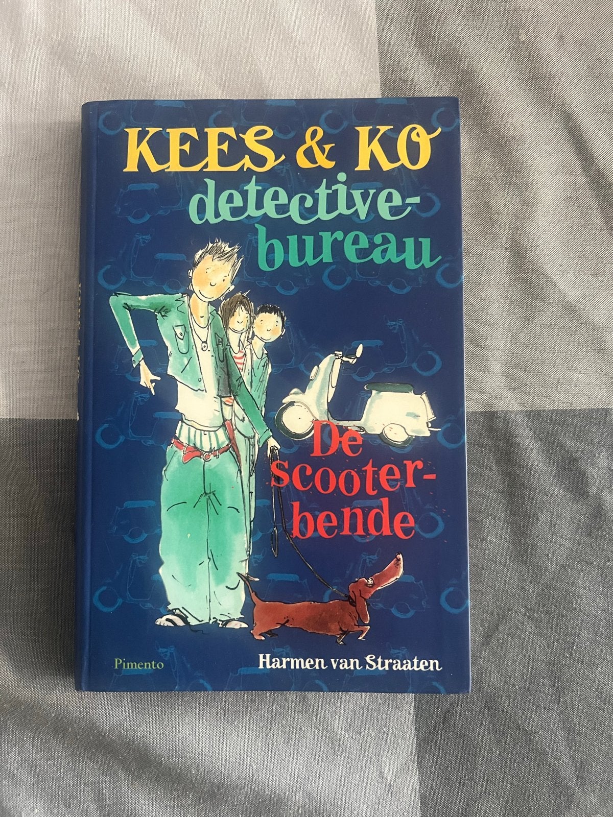 Kees & Ko detectivebureau - De scooterbende, Ophalen of Verzenden, Zo goed als nieuw, Fictie