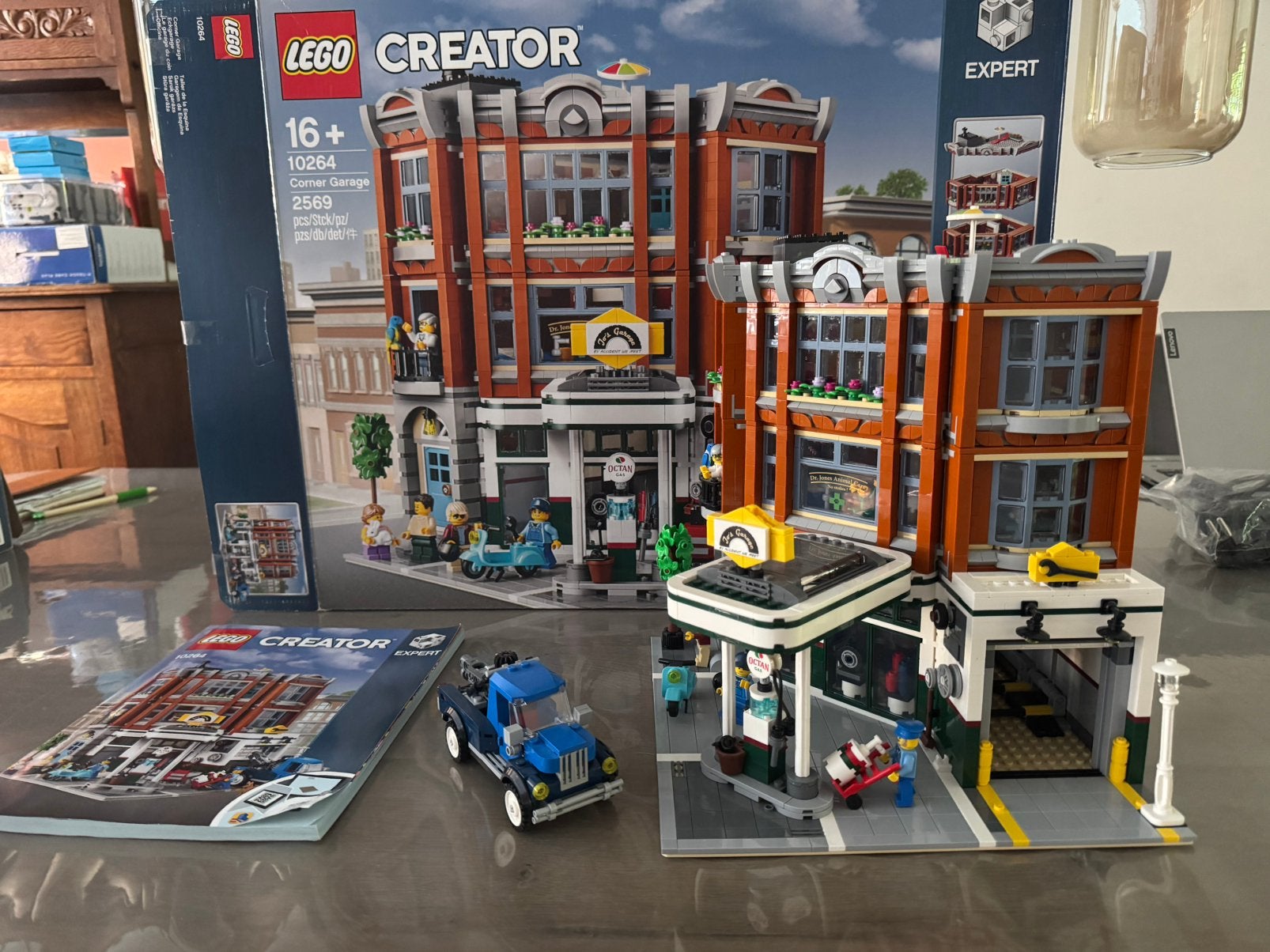 Lego creator 10264 corner garage modular, Kinderen en Baby's, Speelgoed | Duplo en Lego, Ophalen of Verzenden, Zo goed als nieuw