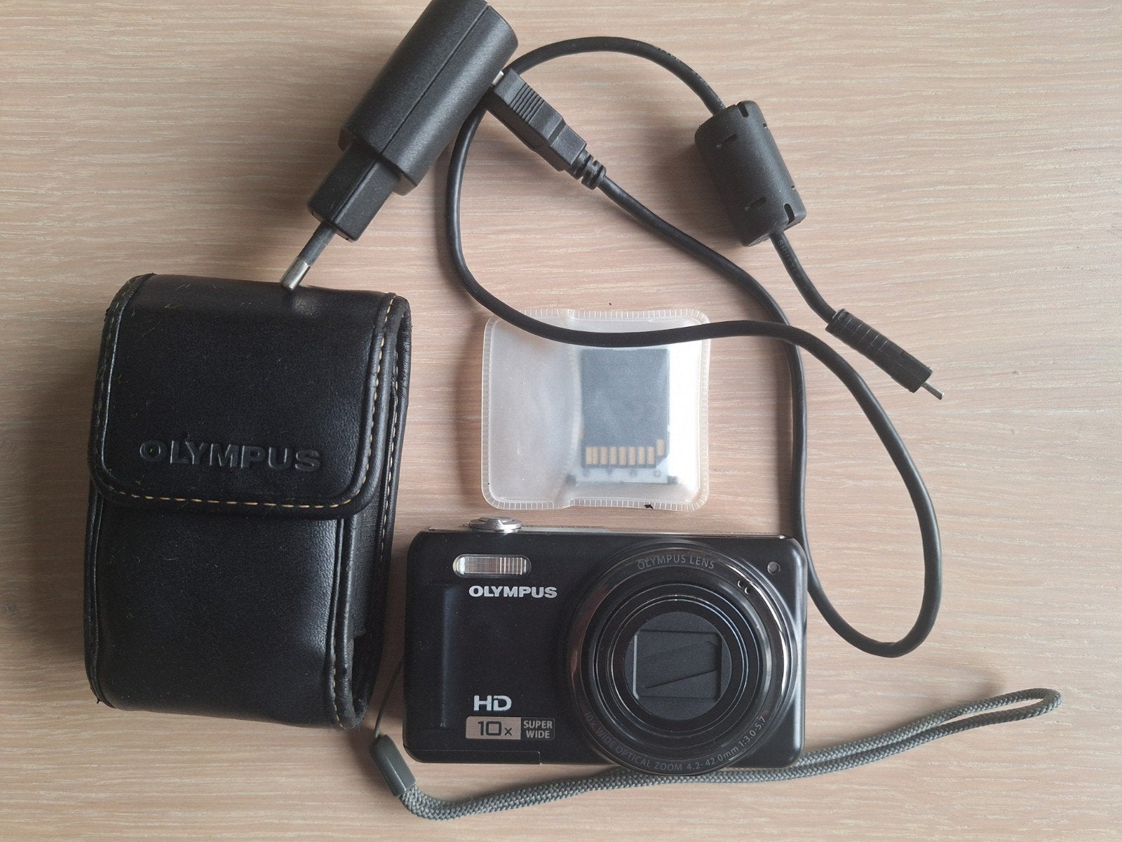 Olympus Compactcamera HD Super 10x Wide met accessoires, Ingebouwde flitser, Gebruikt, Ophalen of Verzenden, Olympus