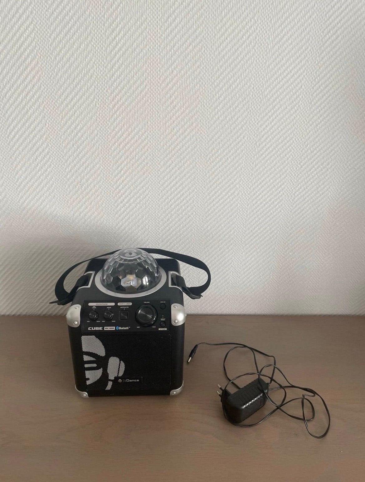 iDance Cube BC100 Bluetooth Speaker met Discolamp, Ophalen of Verzenden, Gebruikt, Luidspreker(s)