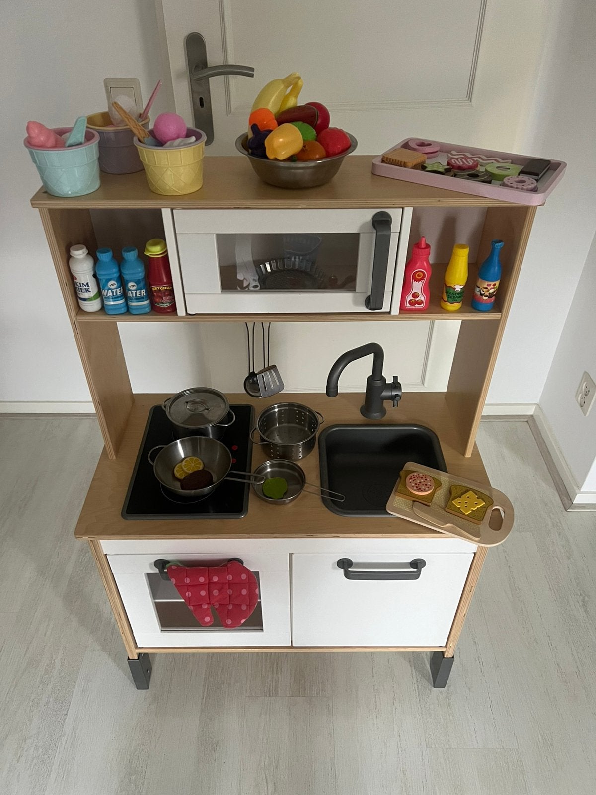 Ikea kinderkeukentje met accessoires, Ophalen, Zo goed als nieuw