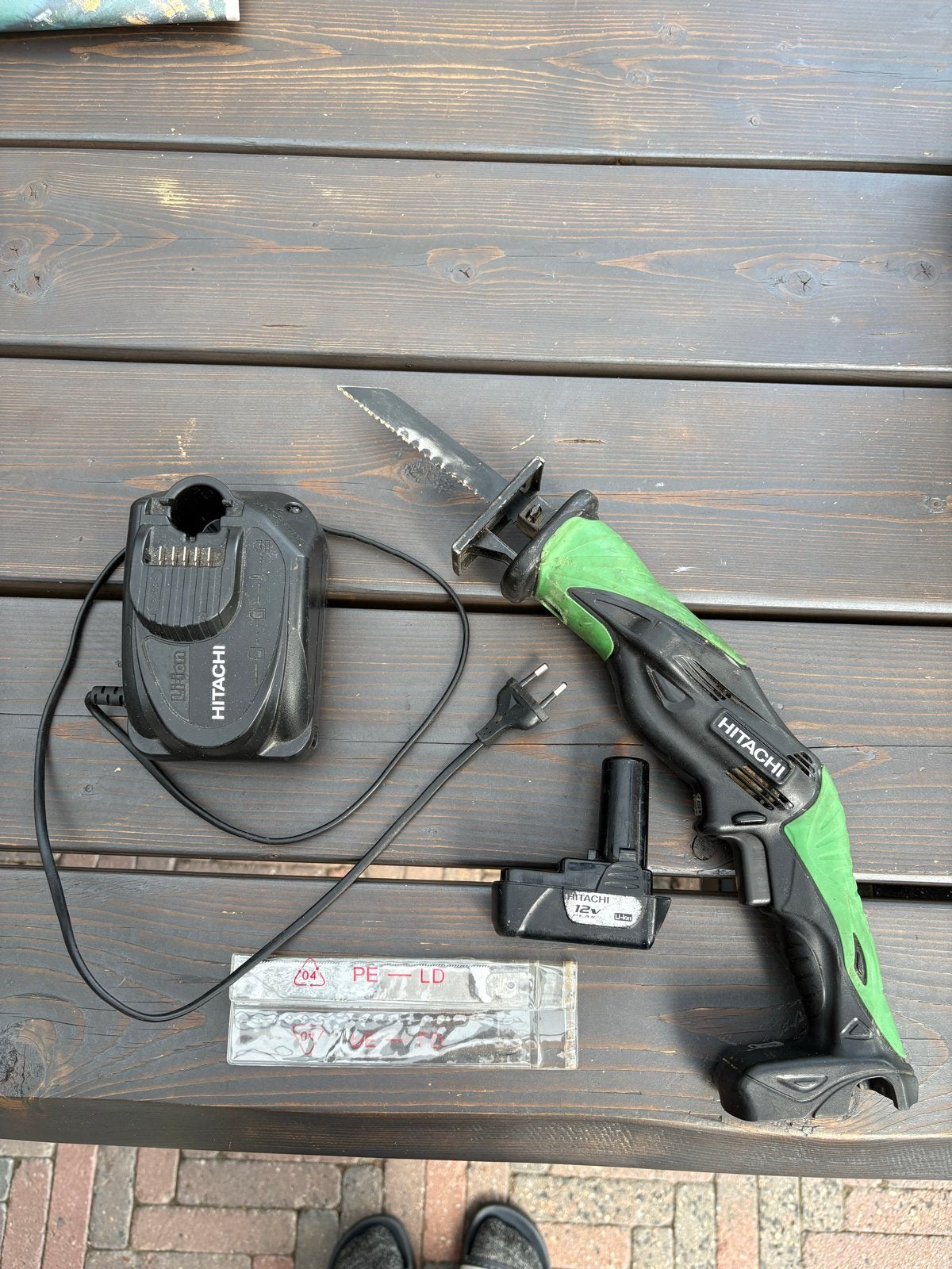 Hitachi 12V Li-ion Mini Reciprozaag - Compact en Krachtig, Doe-het-zelf en Verbouw, Gebruikt, 70 mm of meer, 600 tot 1200 watt