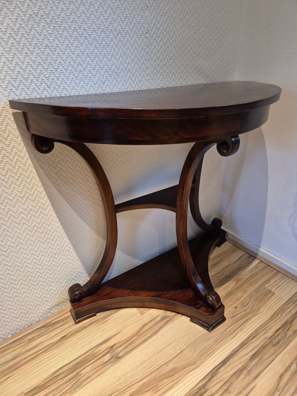 klassiek halfrond haltafeltje/bijzettafeltje/sidetable, Ophalen of Verzenden